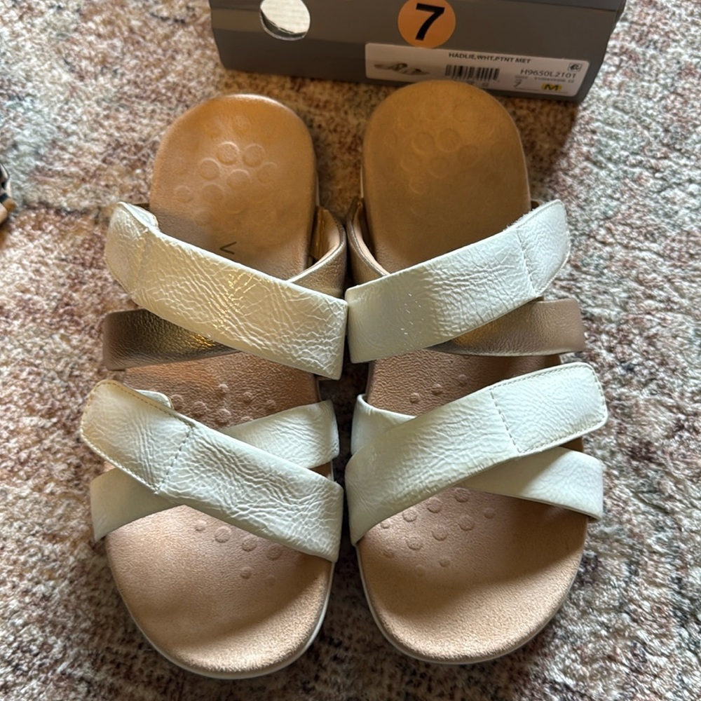 Vionic Hadlie women’s sandals